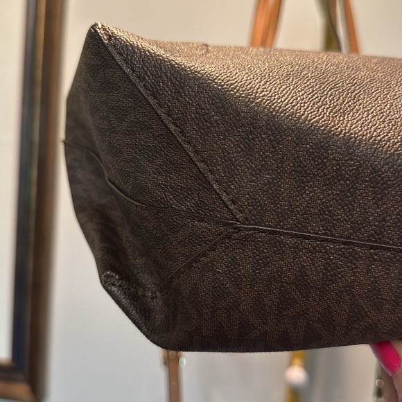 Michael Kors Brown Tote Bag with Pouch NWOT - Picture 8 of 14
